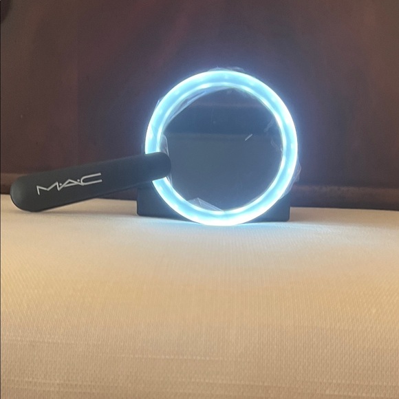 MAC Travel Mirror - Picture 2 of 5